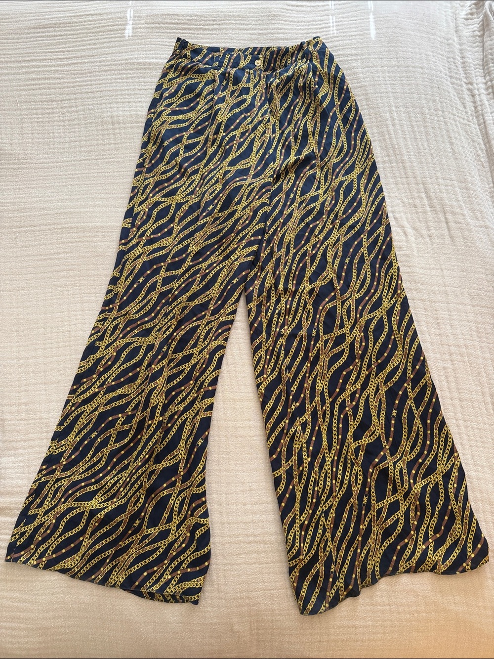 Wide-Leg Chain Print Pants in Navy and Gold